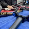 サスペンション【ツヤあり塗装】(マウンテンバイクなど)  チタンの鎧＆コーティング - 画像 (2)